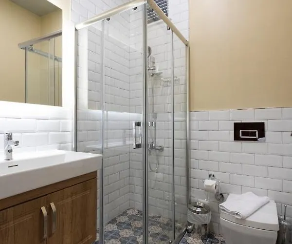 Apartment Level Suites - 203 *